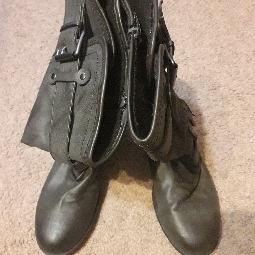 R2 grey women booties Size 8 mid-calf